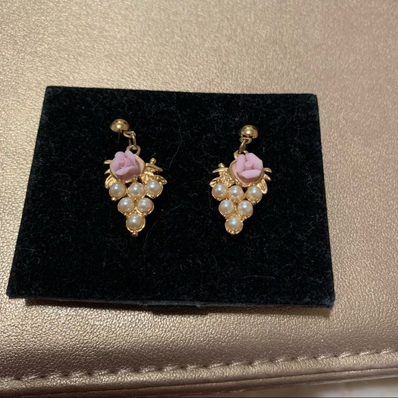 Vintage Earrings - Picture 1 of 1
